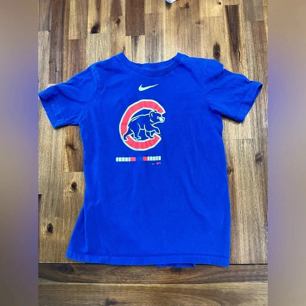 Nike Chicago Cubs short sleeved blue t shirt size small